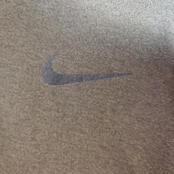 Nike Dri fit long sleeve army green - Picture 4 of 4